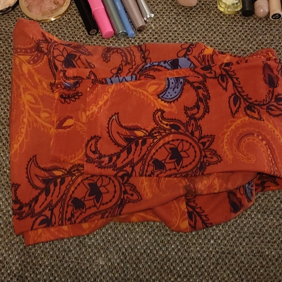 Lularoe TC leggings - Picture 2 of 2